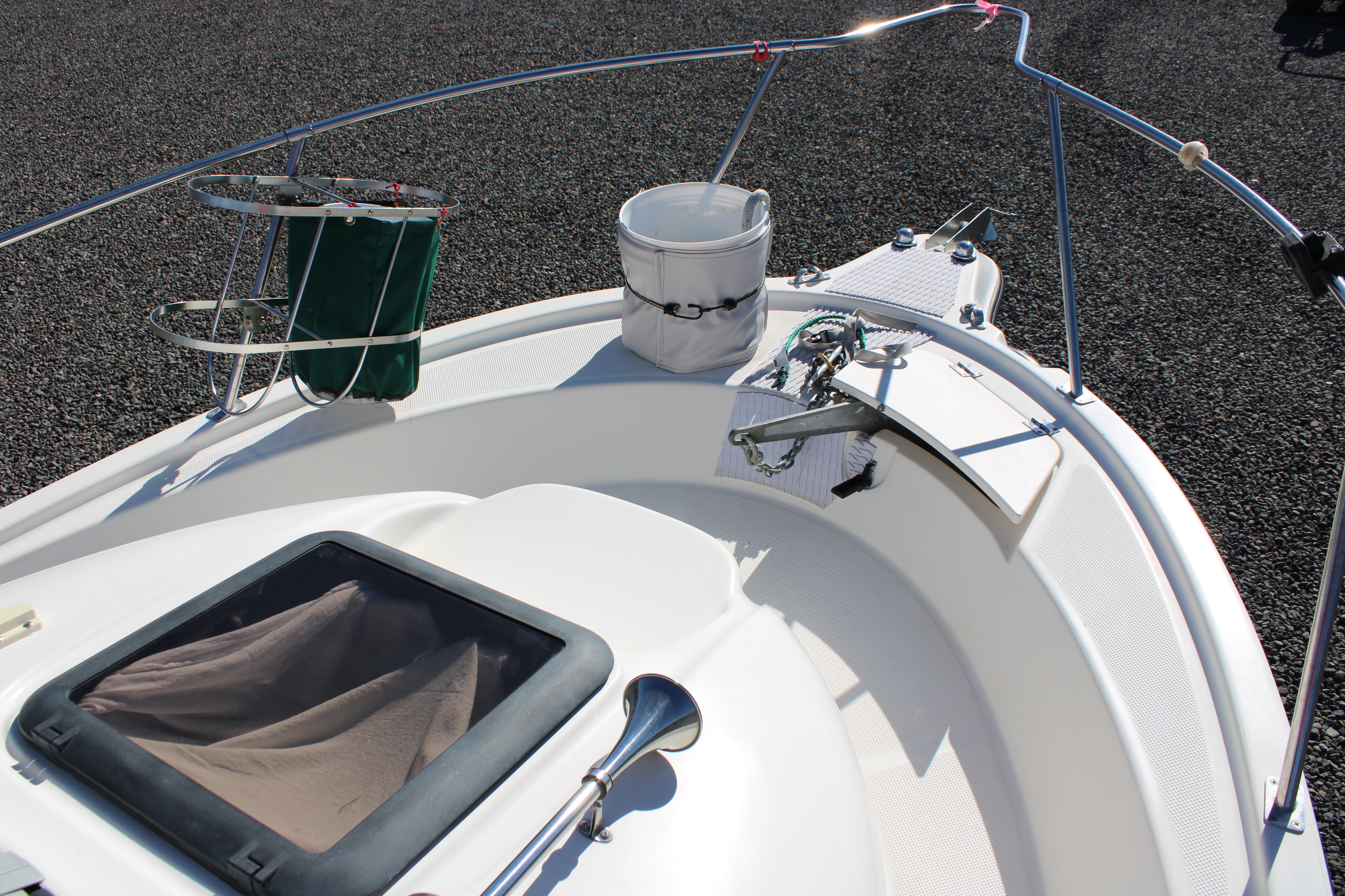 2004 Trophy 2502 WALK AROUND Boat