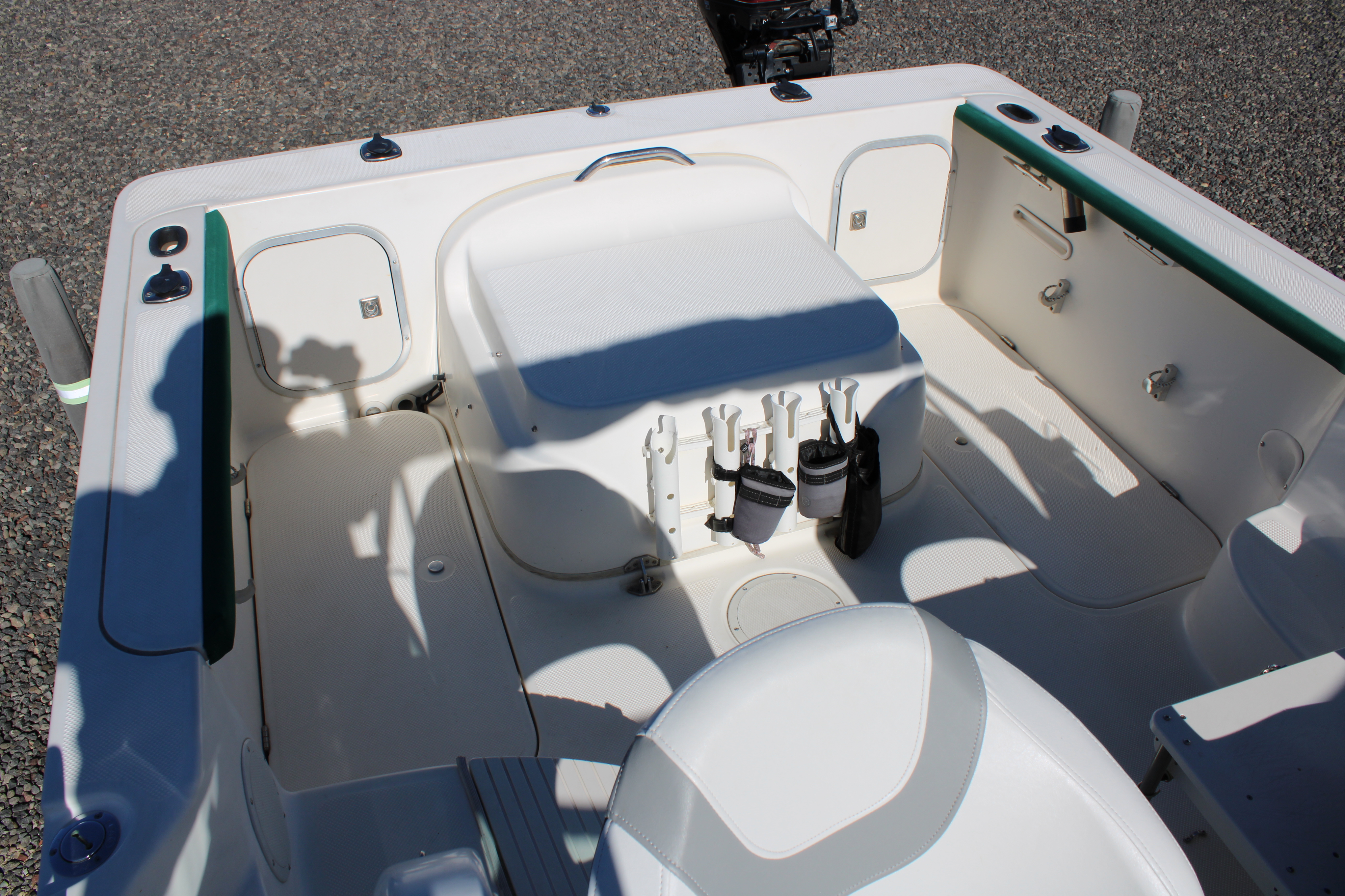 2004 Trophy 2502 WALK AROUND Boat