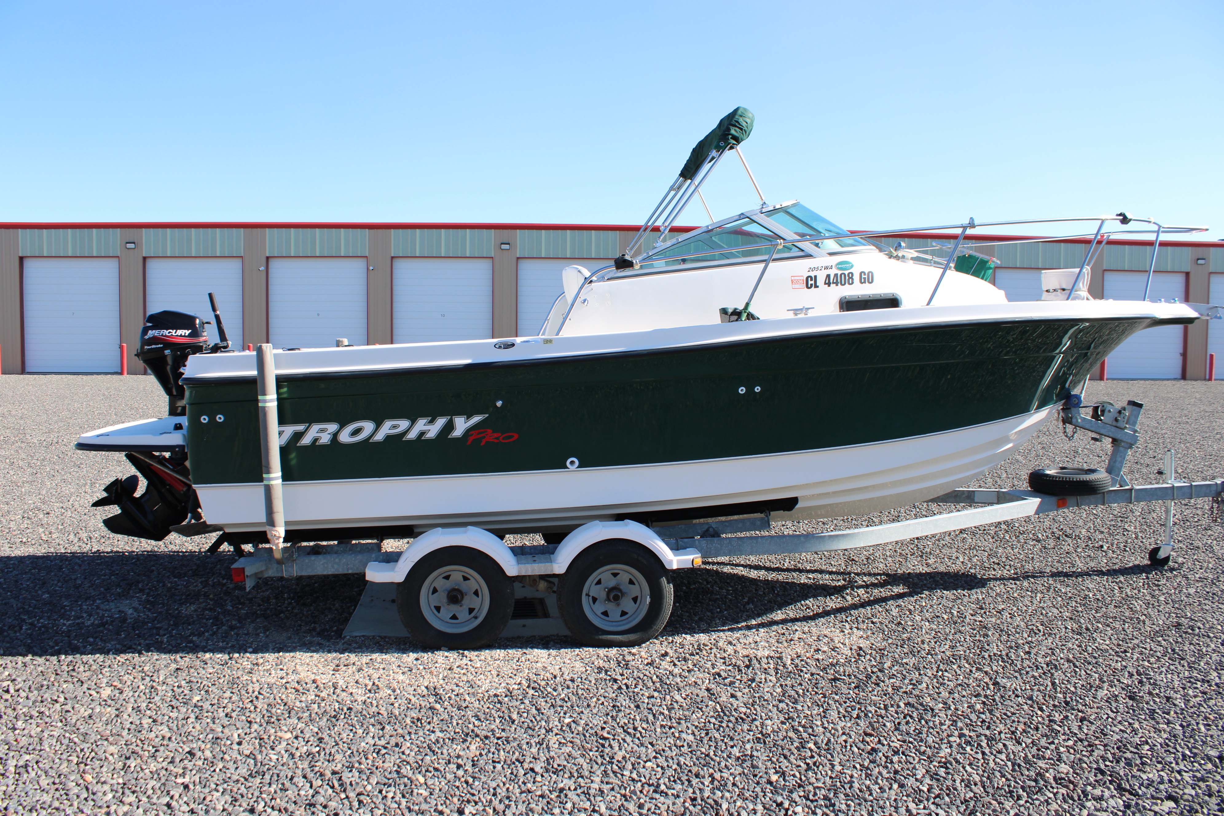2004 Trophy 2502 WALK AROUND Boat