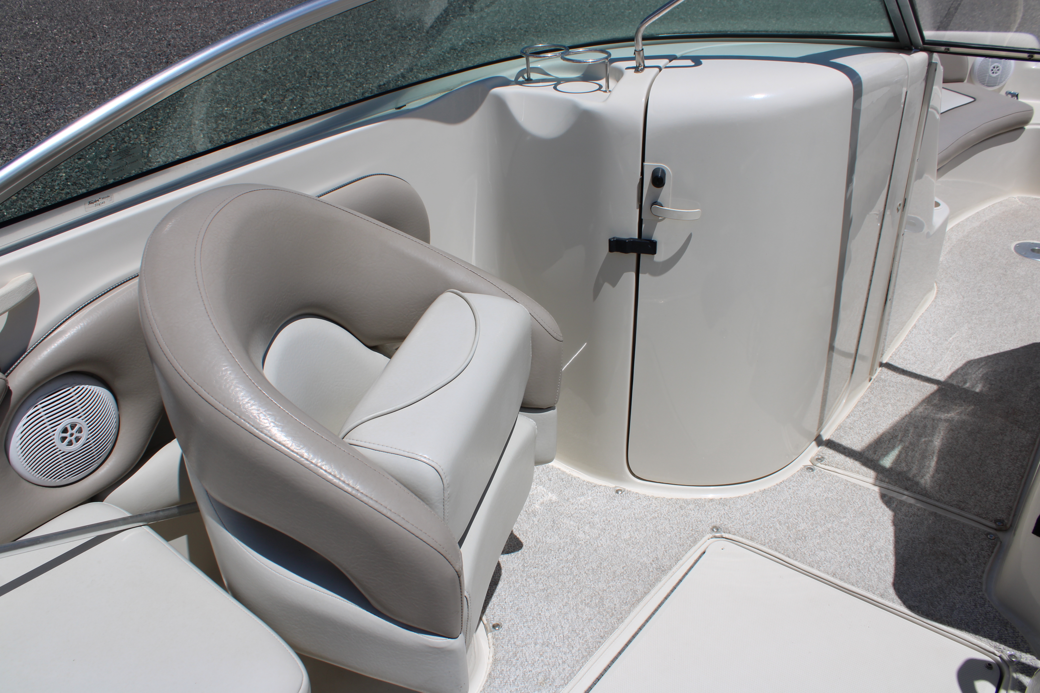 2003 Sea Ray 240 SUNDECK Boat