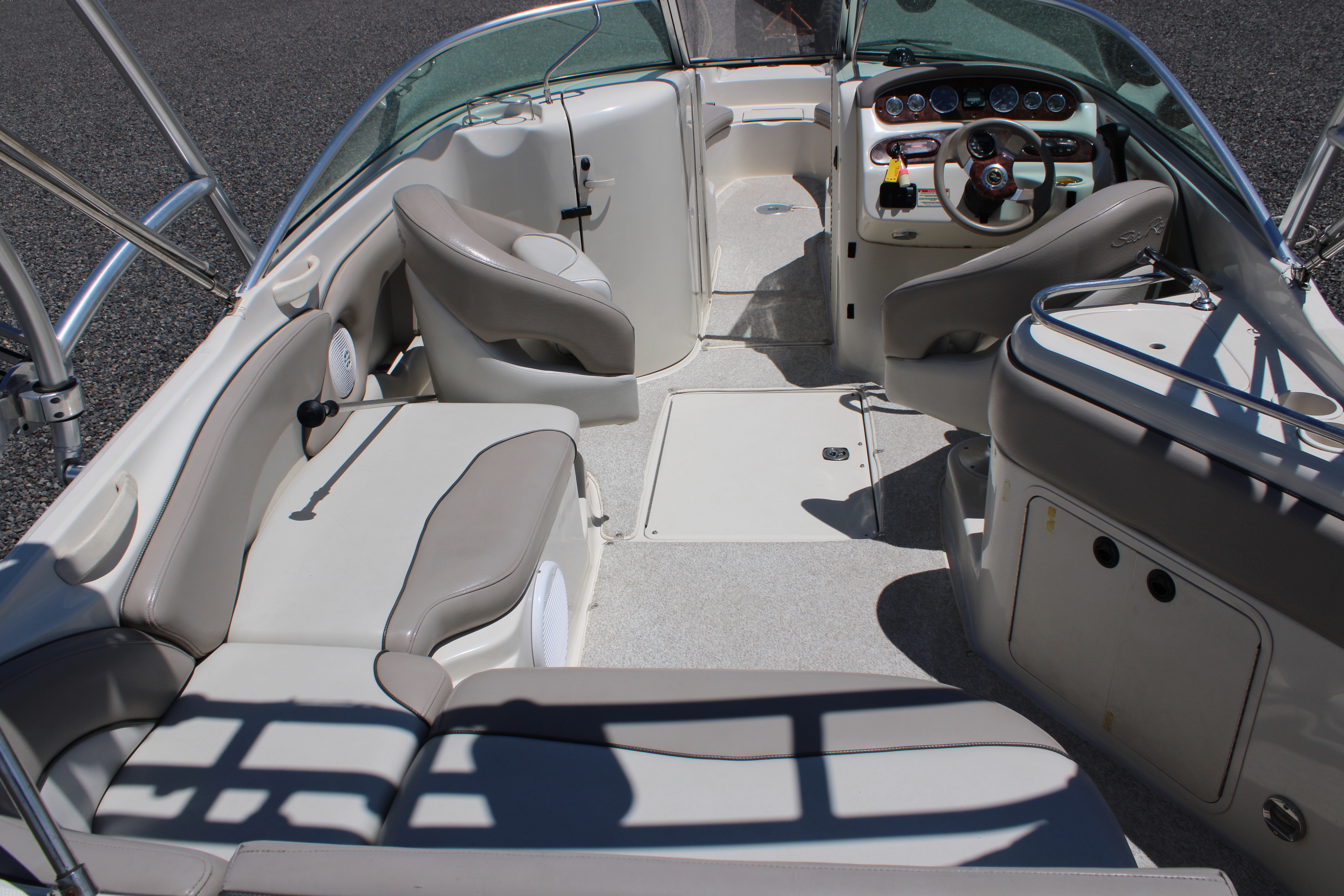2003 Sea Ray 240 SUNDECK Boat