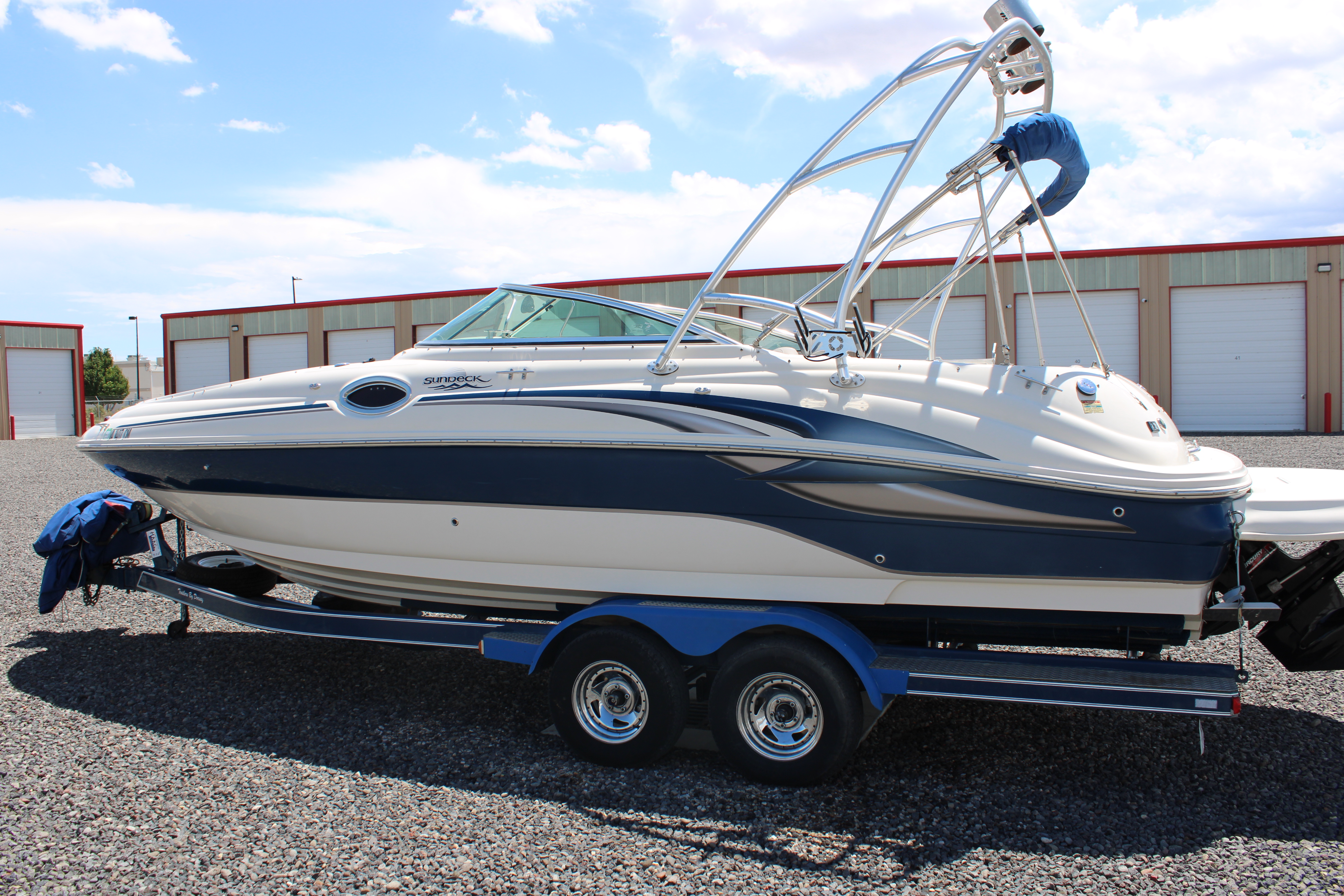 2003 Sea Ray 240 SUNDECK Boat