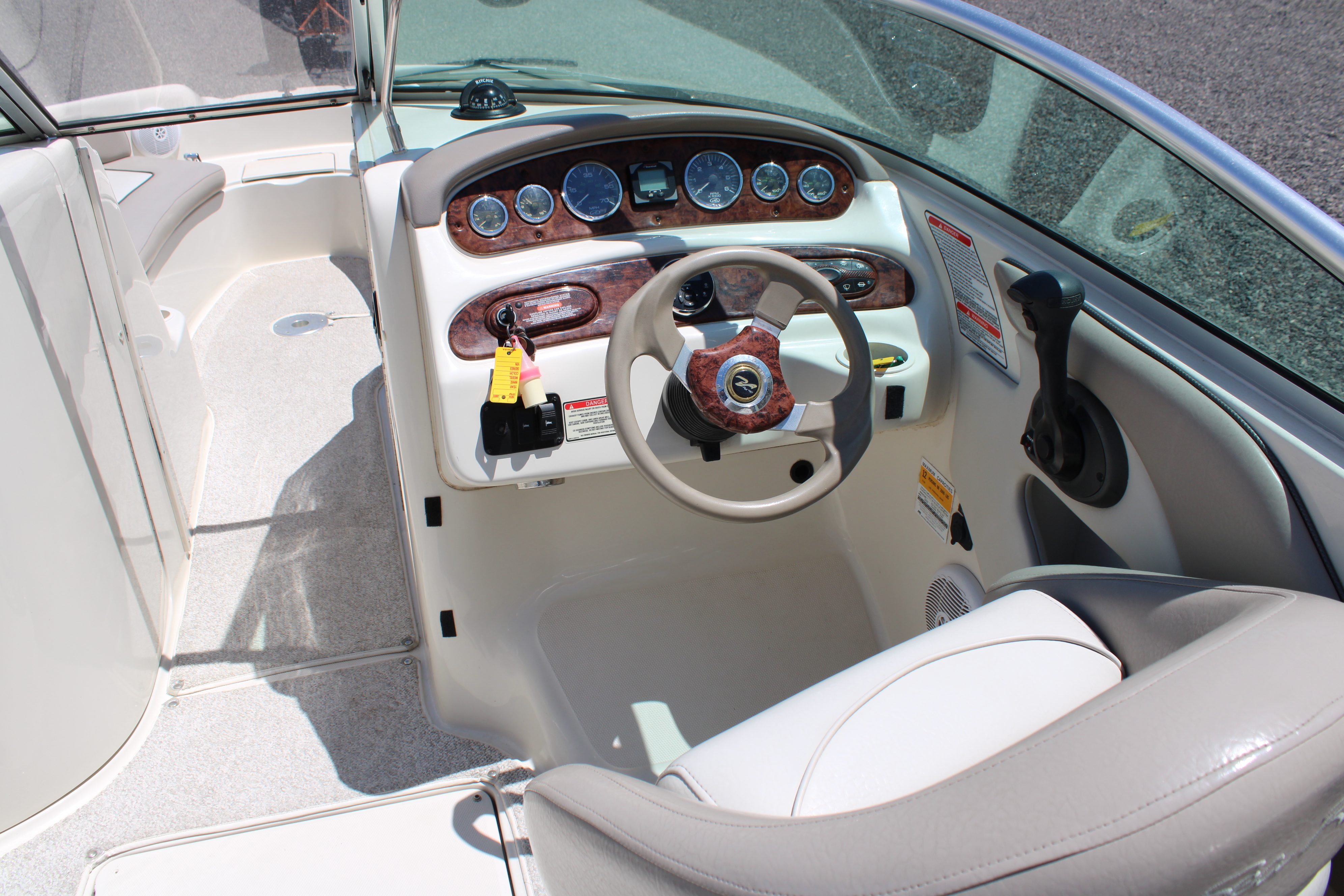 2003 Sea Ray 240 SUNDECK Boat