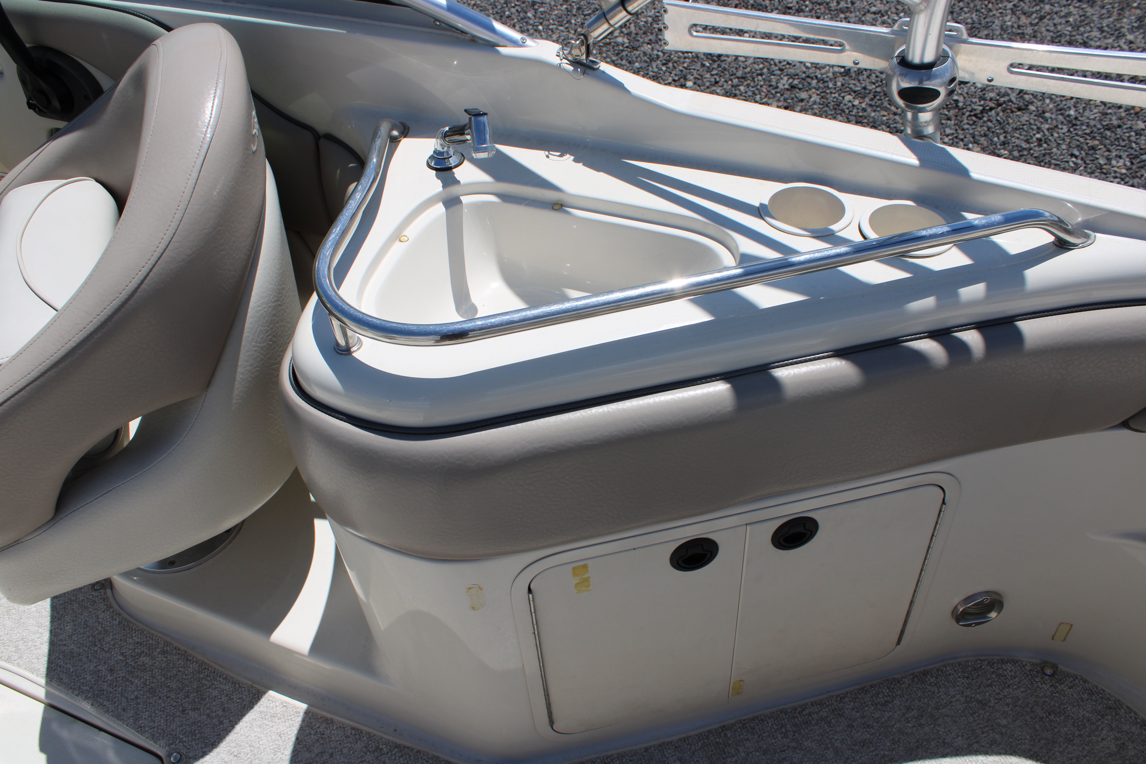 2003 Sea Ray 240 SUNDECK Boat