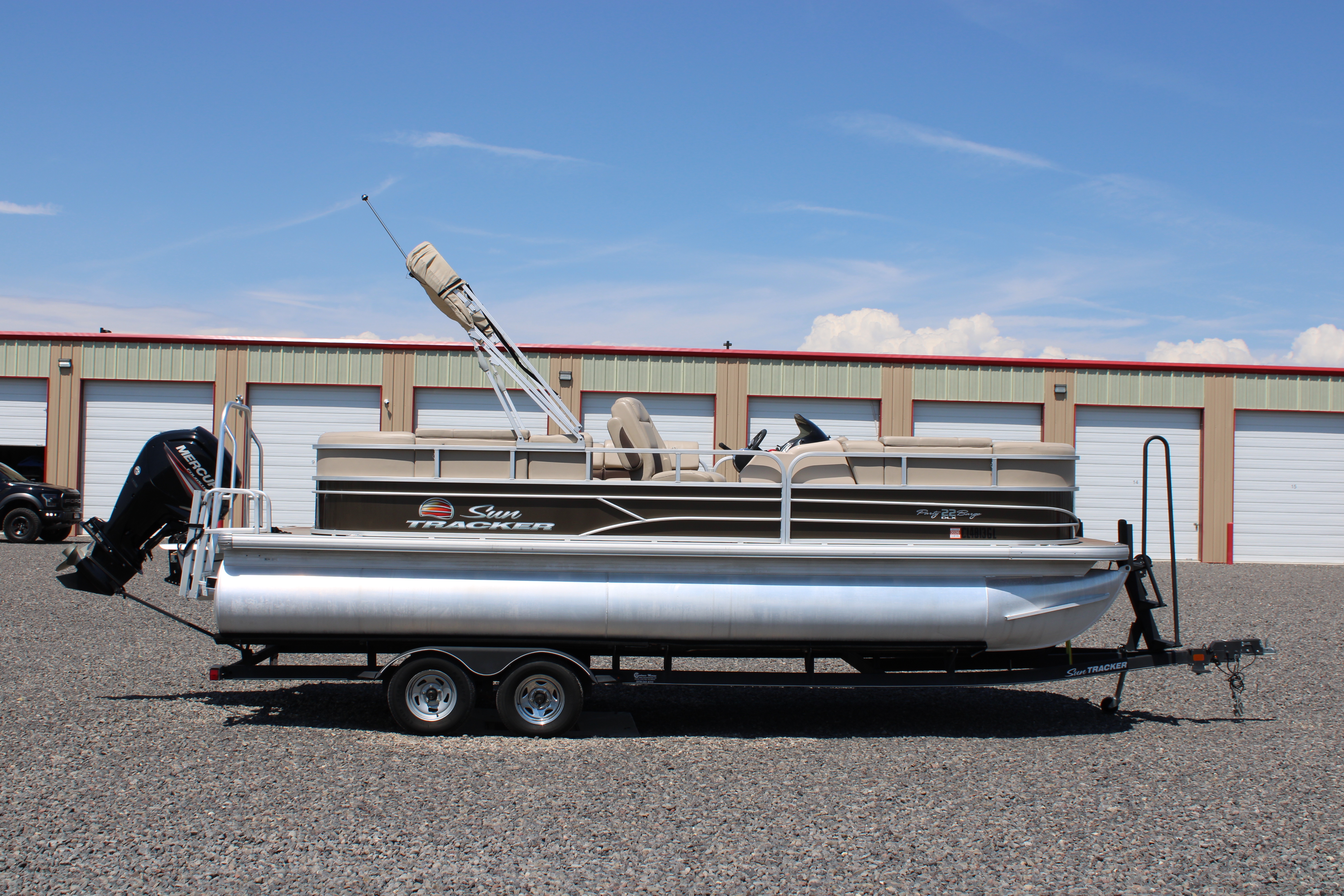 2019 Sun Tracker 22RF Boat
