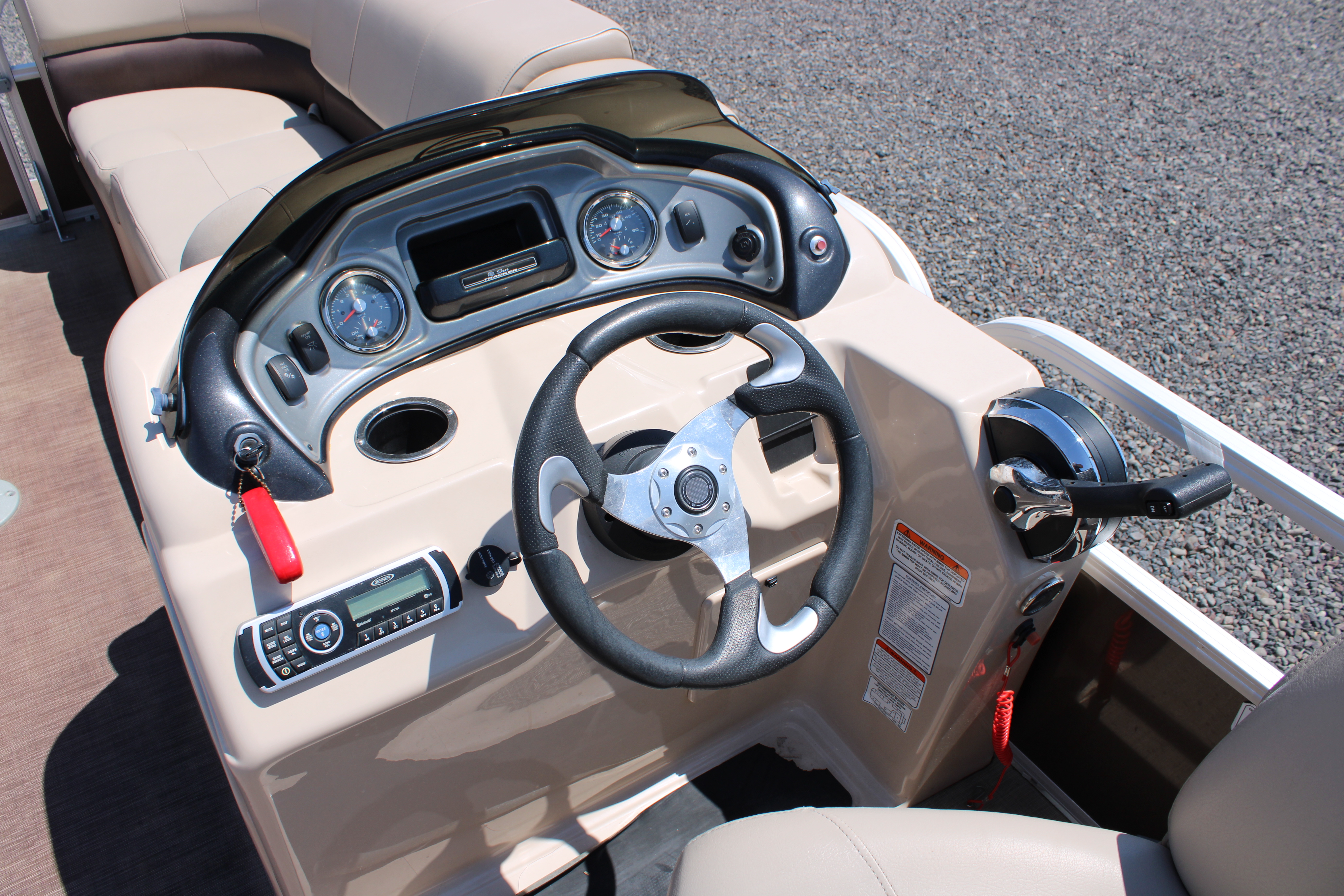 2019 Sun Tracker 22RF Boat