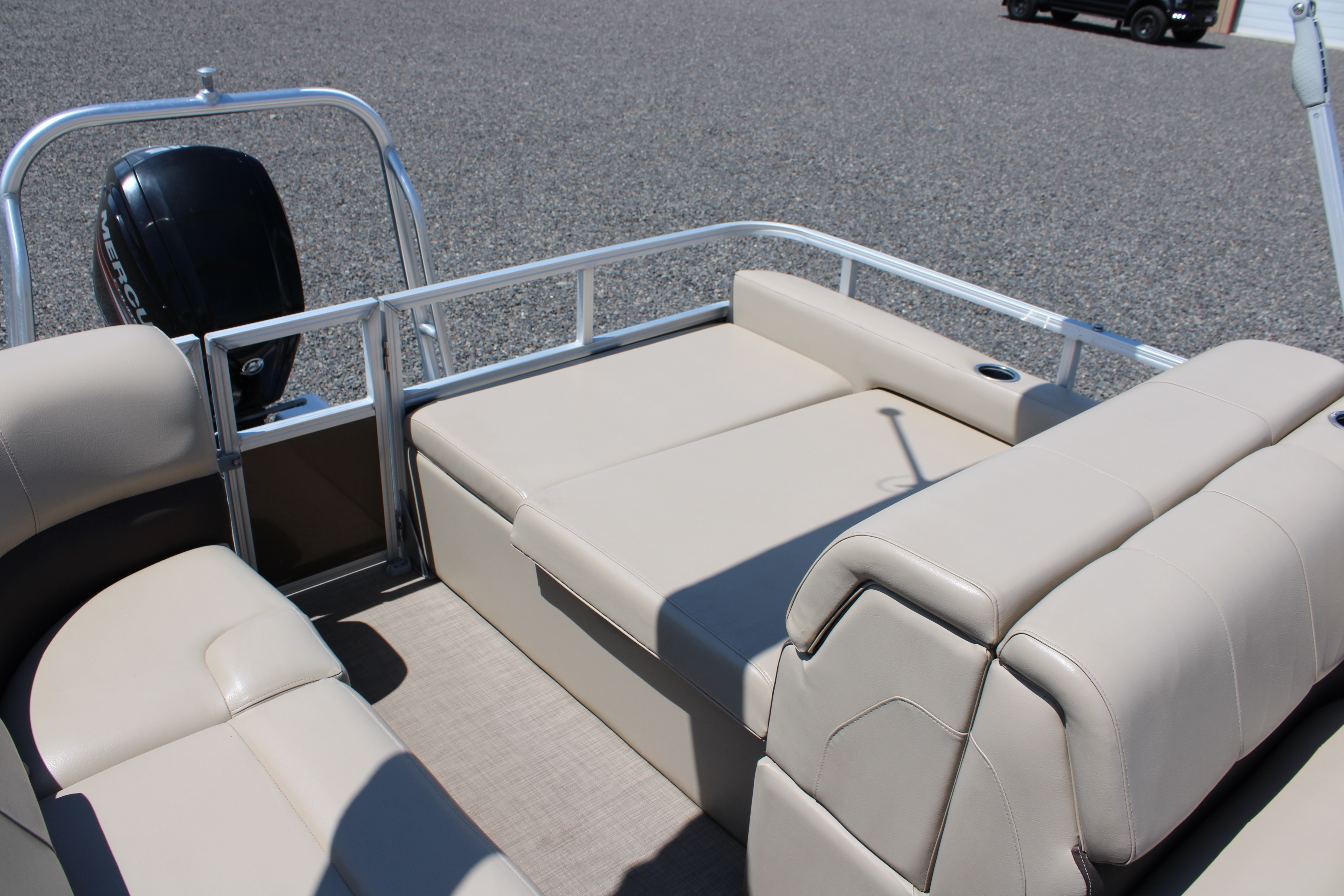 2019 Sun Tracker 22RF Boat
