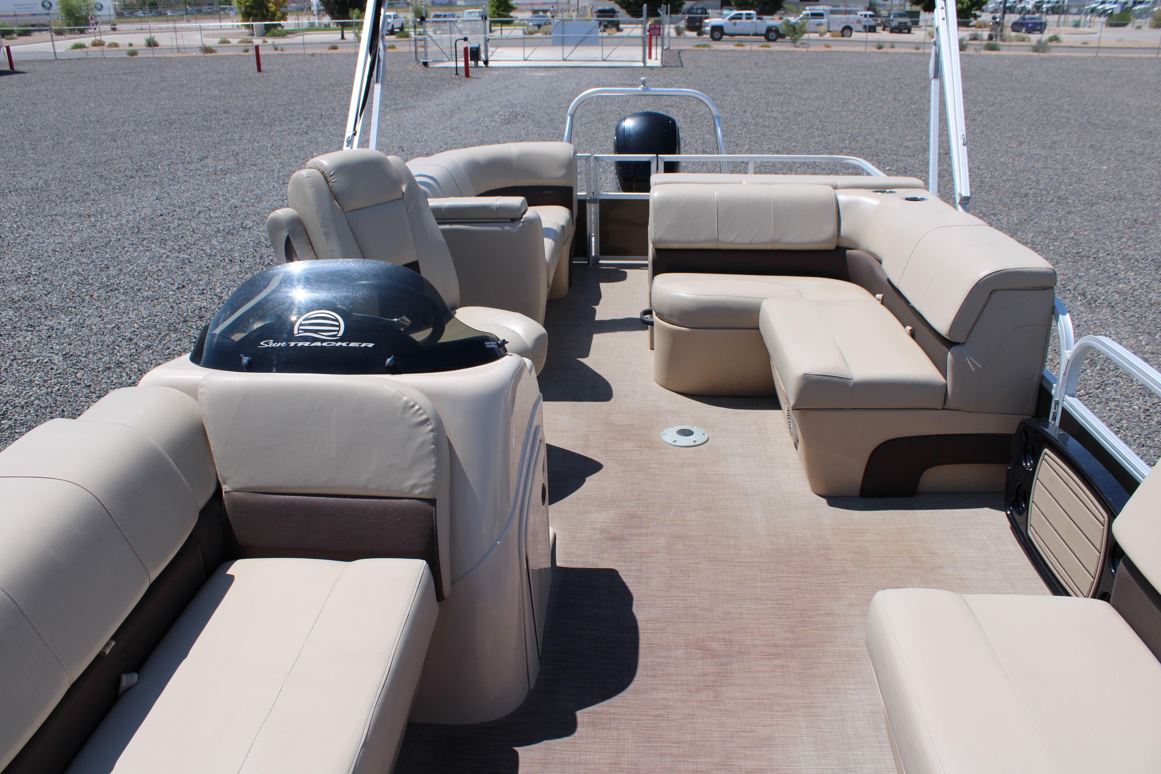 2019 Sun Tracker 22RF Boat