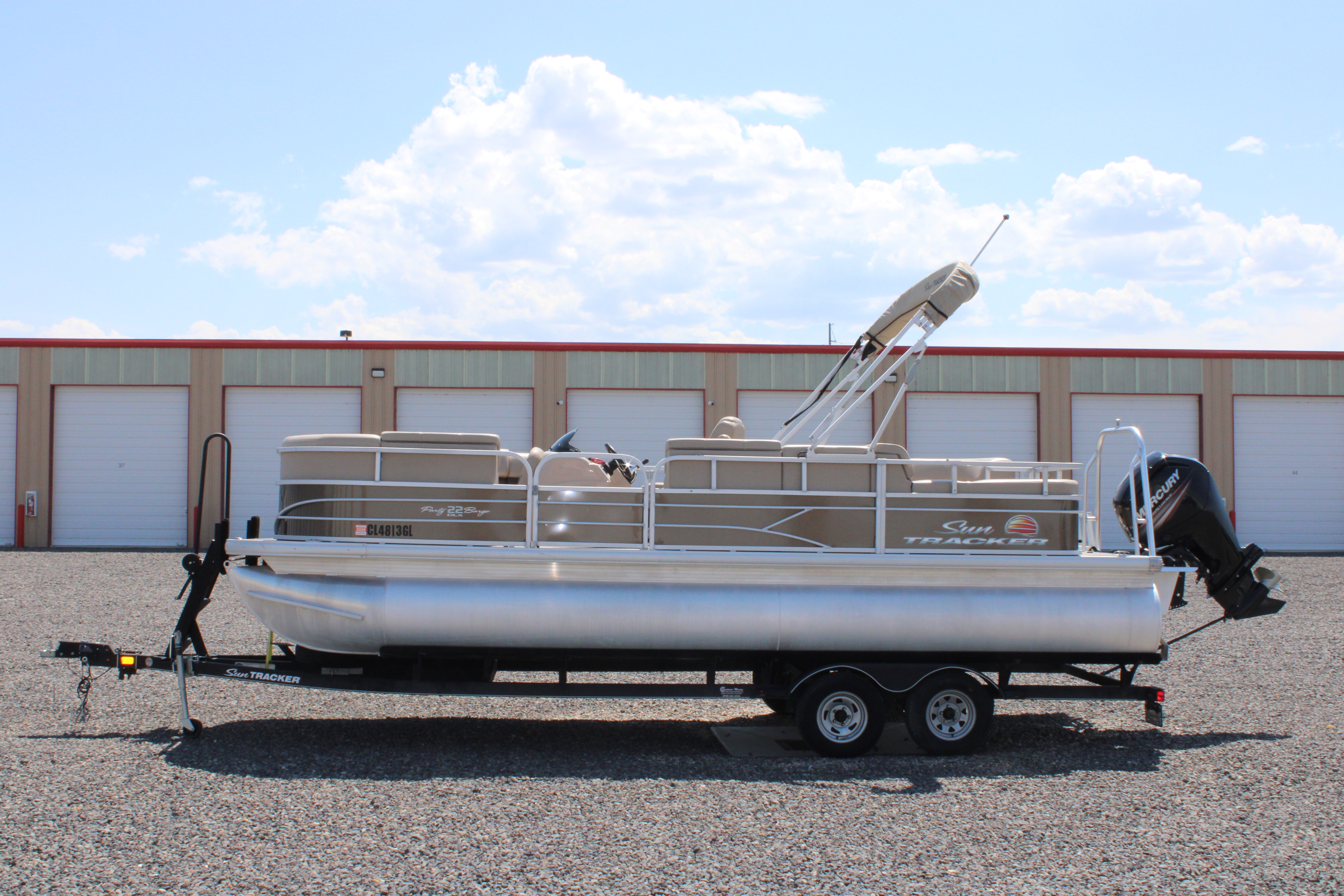 2019 Sun Tracker 22RF Boat