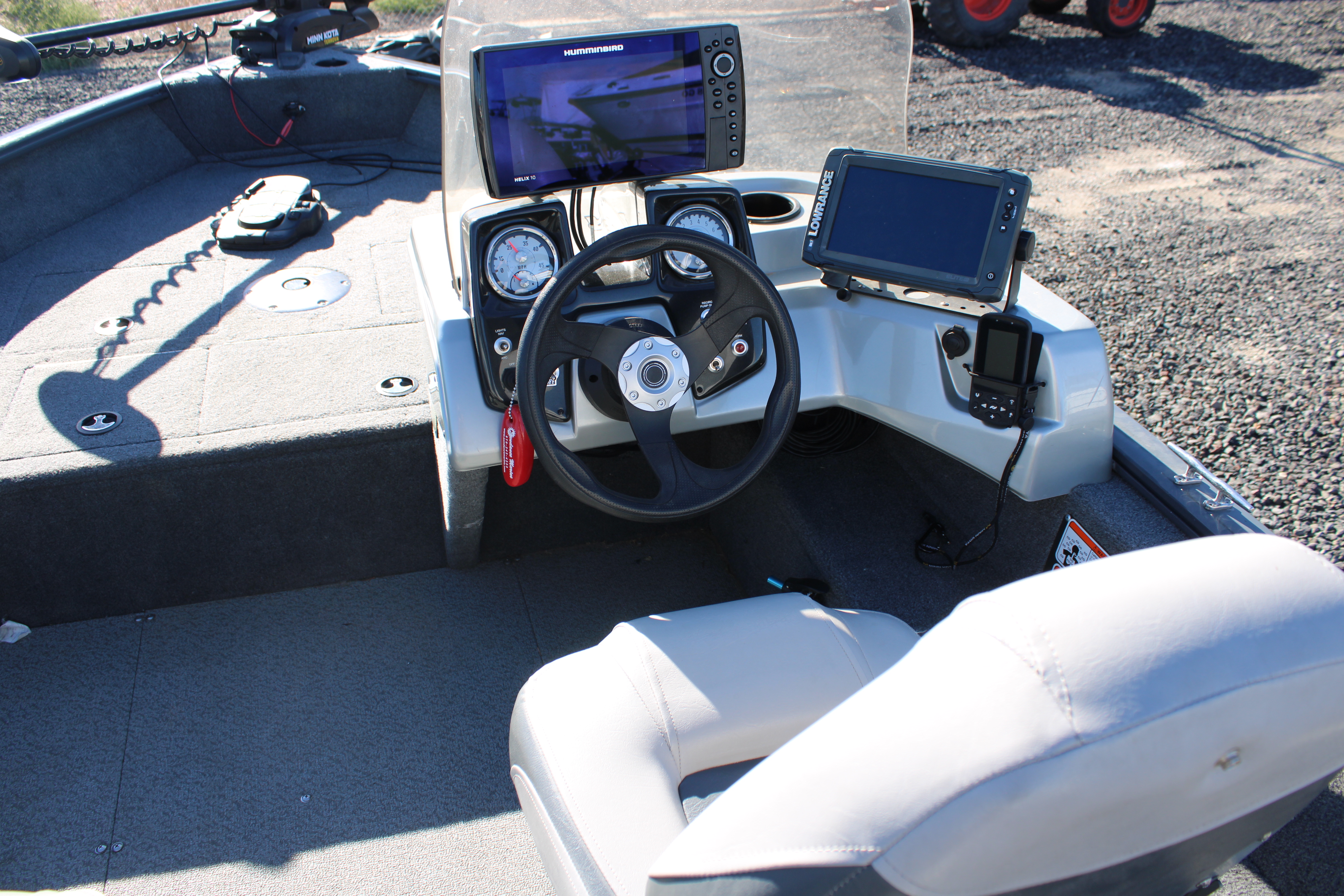 2018 Tracker Boats Pro Guide V-16 SC Boat