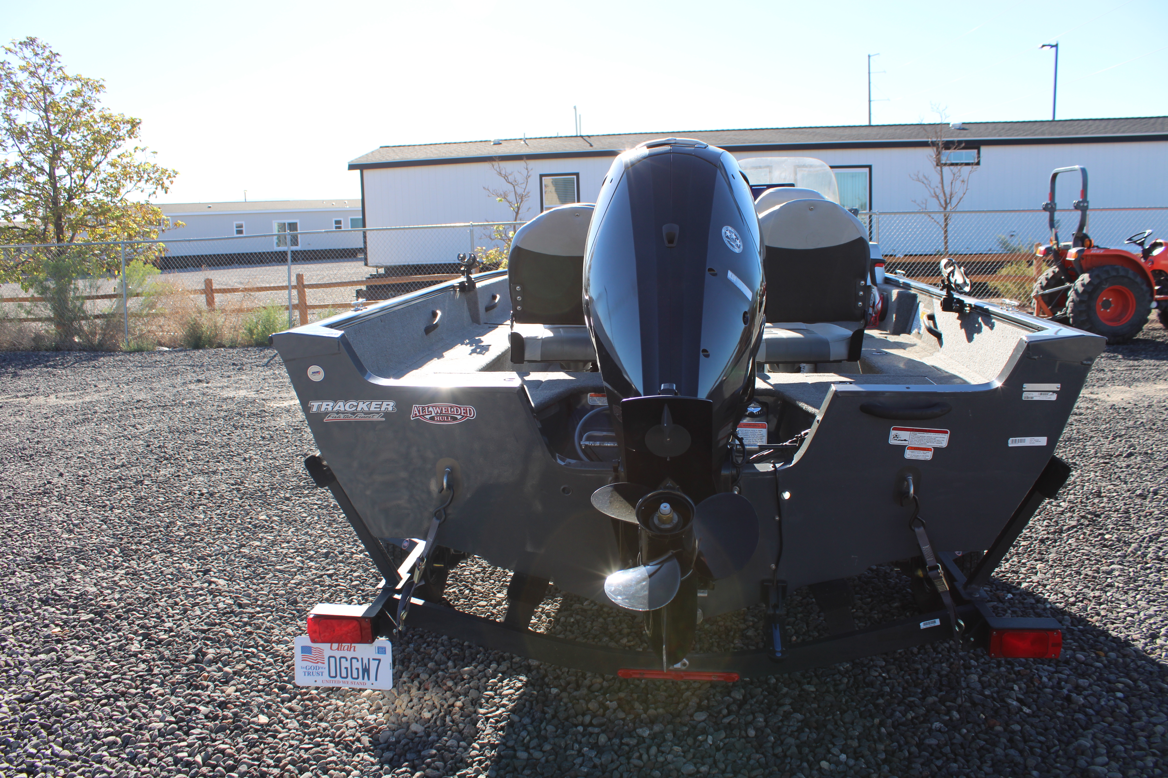 2018 Tracker Boats Pro Guide V-16 SC Boat