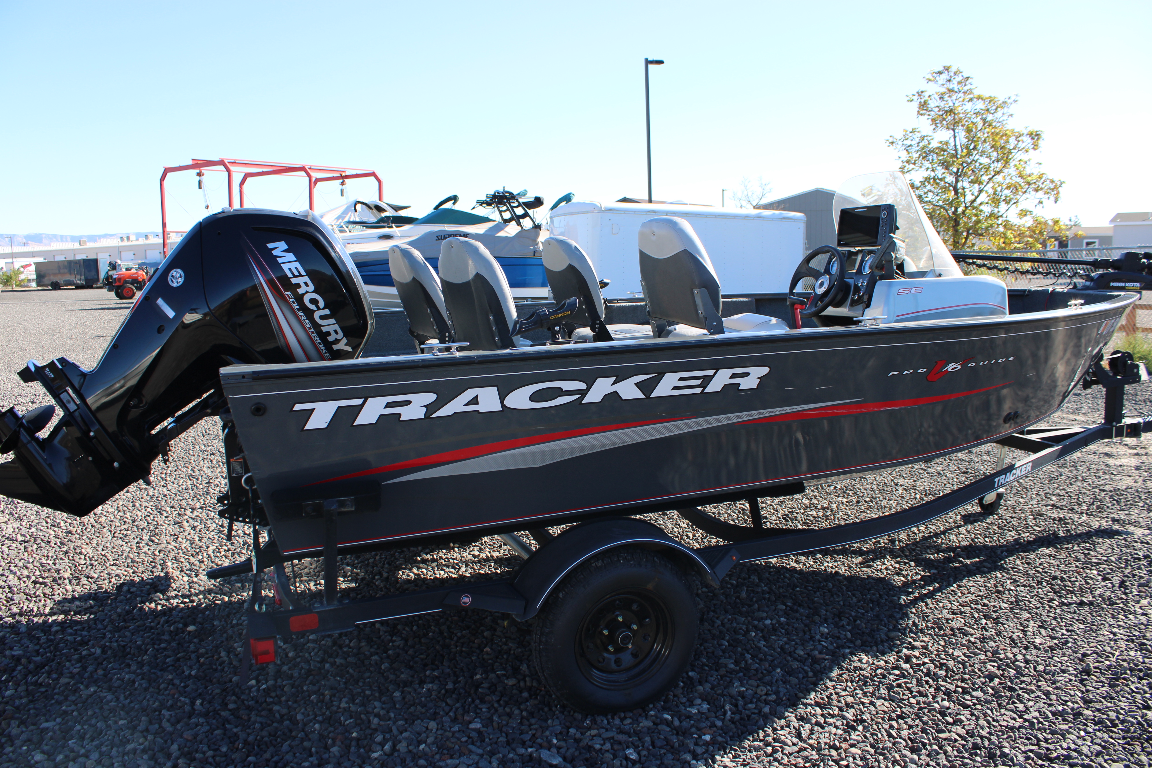 2018 Tracker Boats Pro Guide V-16 SC Boat