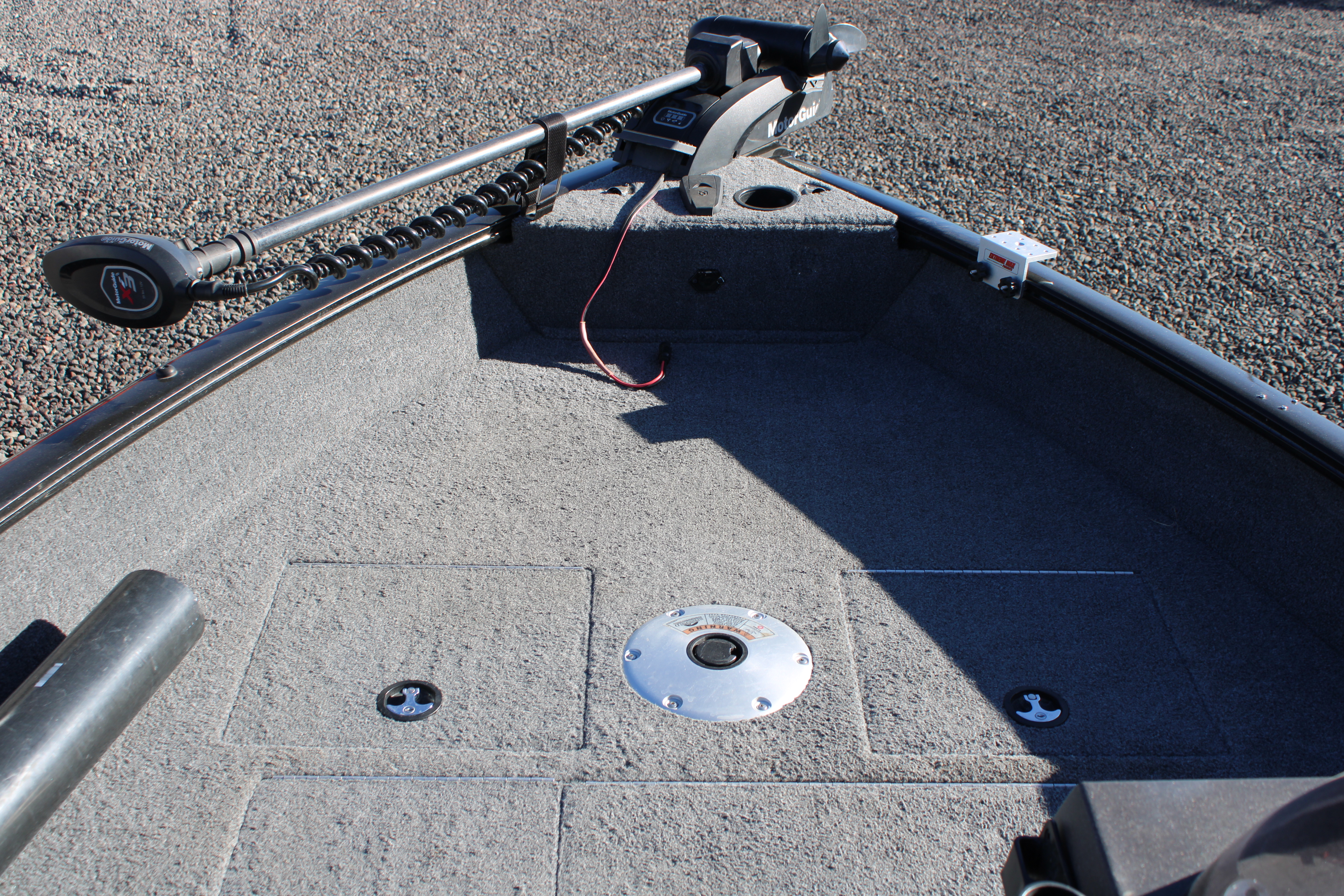 2022 Tracker Boats Pro Guide V-16 SC Boat