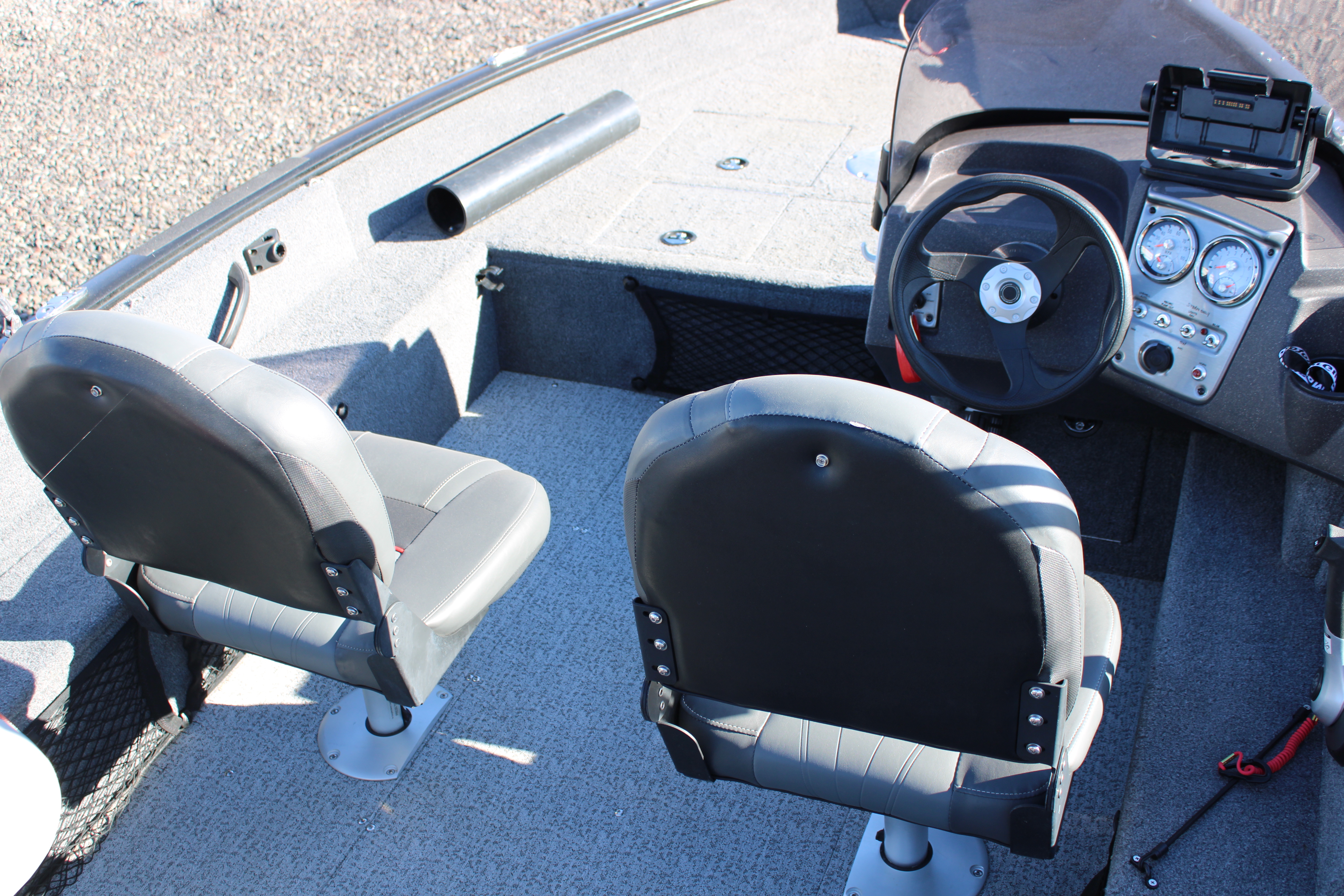 2022 Tracker Boats Pro Guide V-16 SC Boat