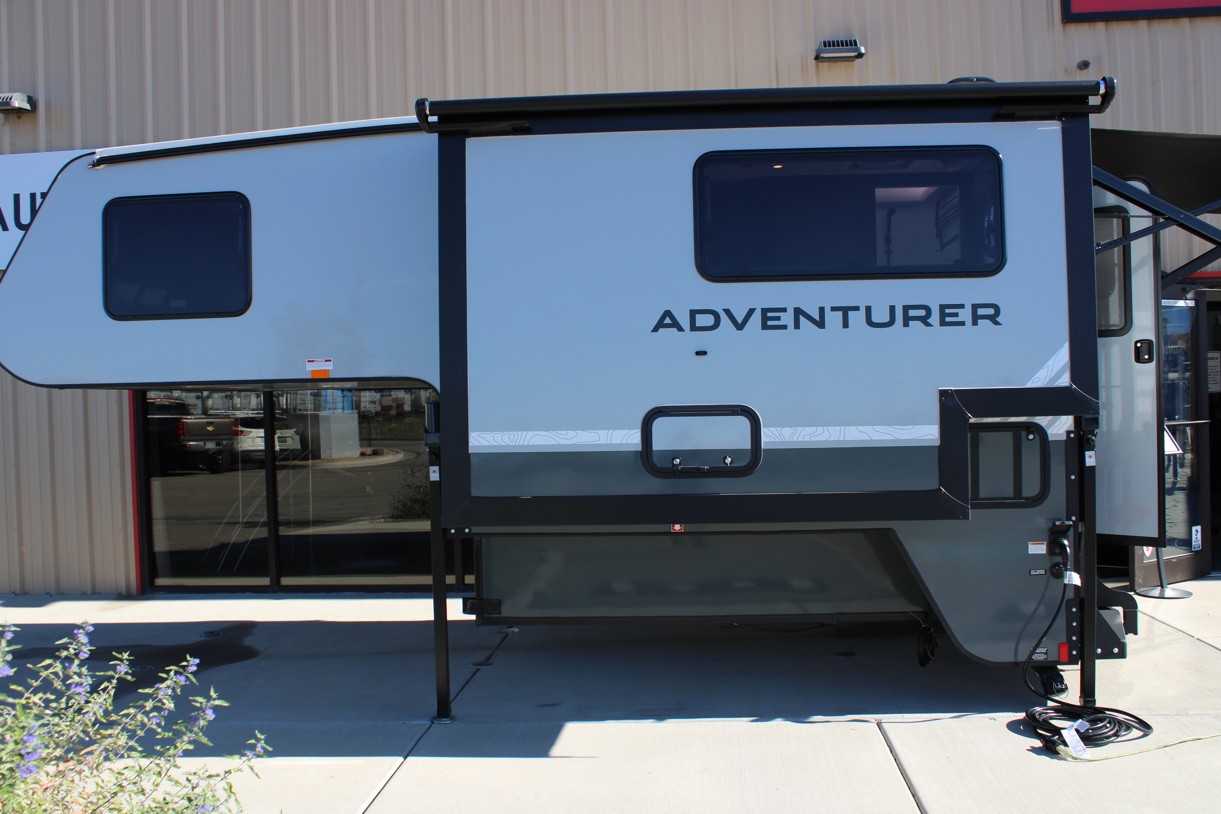2027 Adventurer 89RBS RV